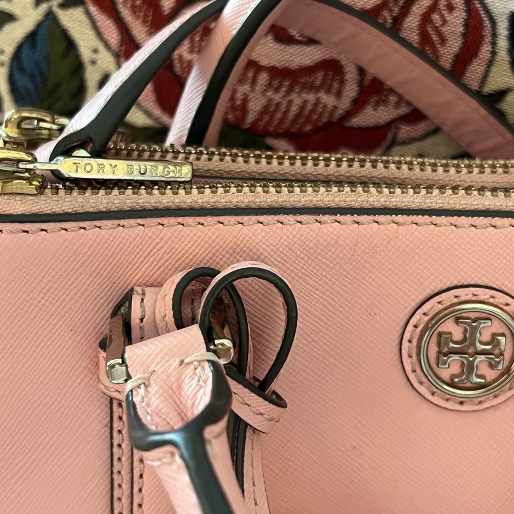Tory Burch Robinson double zip bag - Picture 3 of 16